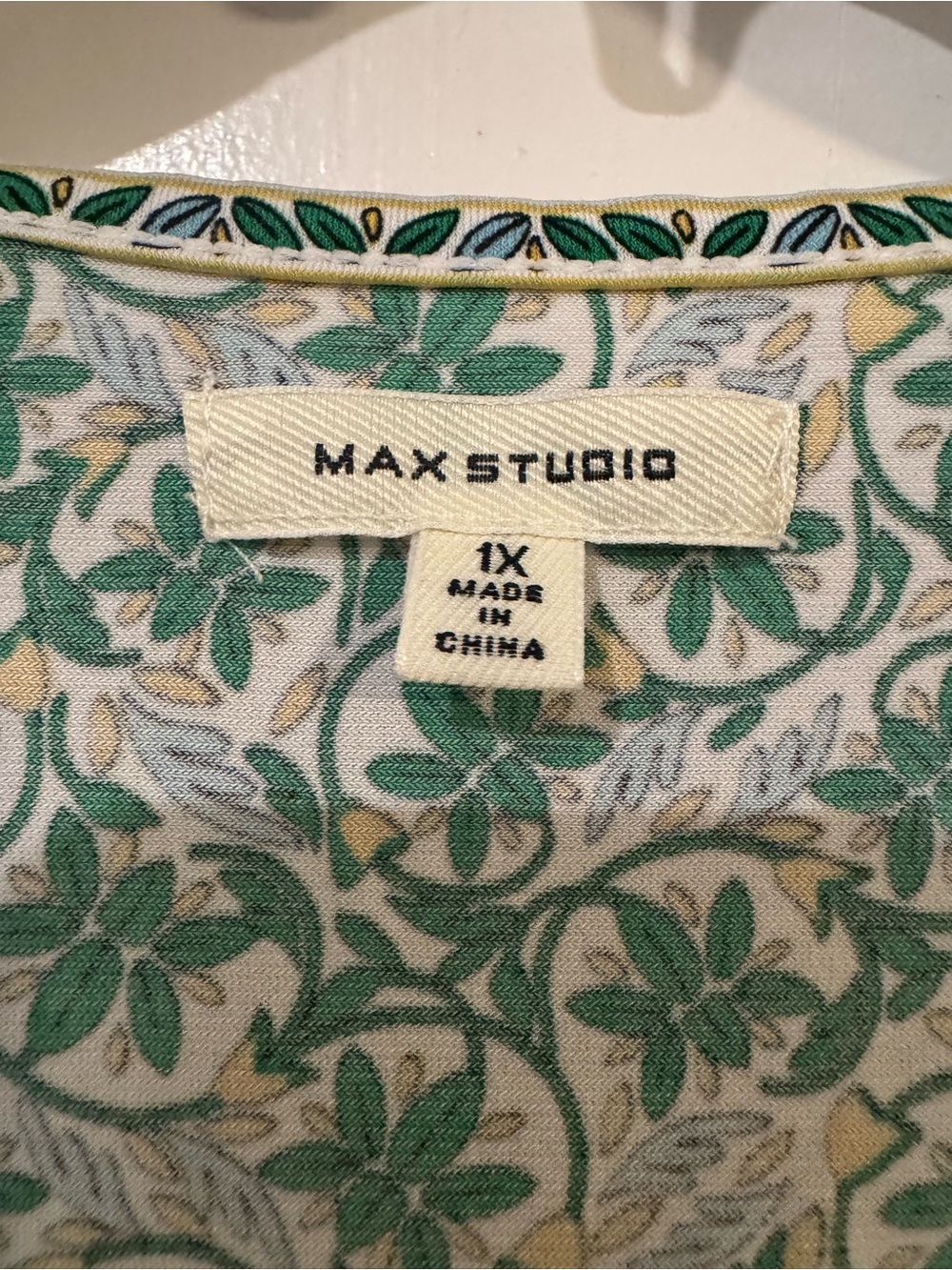 Max Studio 1X Green Botanical Print Flutter Sleeve Knit Top Boho - Picture 4 of 7